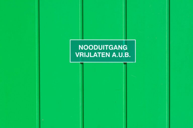 Notfallausrüstung und Vorräte für erfolgreiche Blackout Vorbereitung in Deutschland