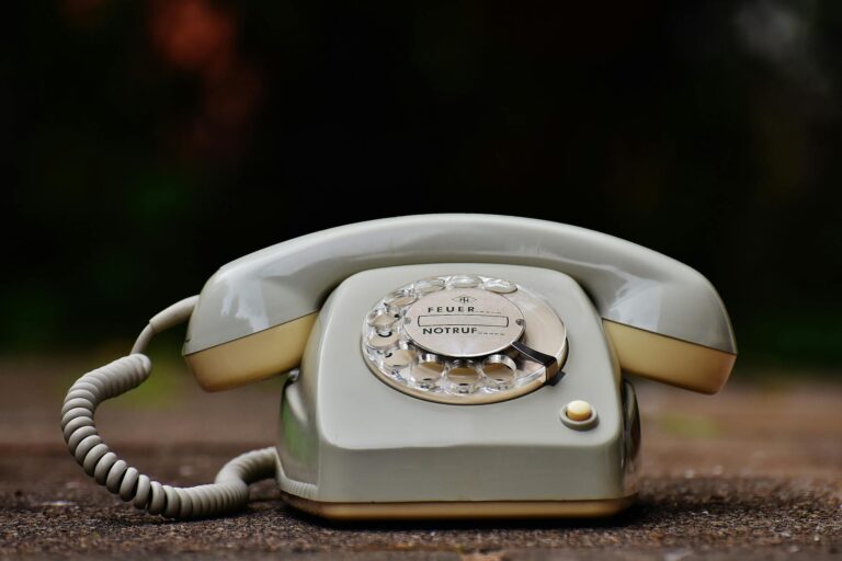Funkgeräte und alternative Techniken für verlässliche Kommunikation in Notfallsituationen