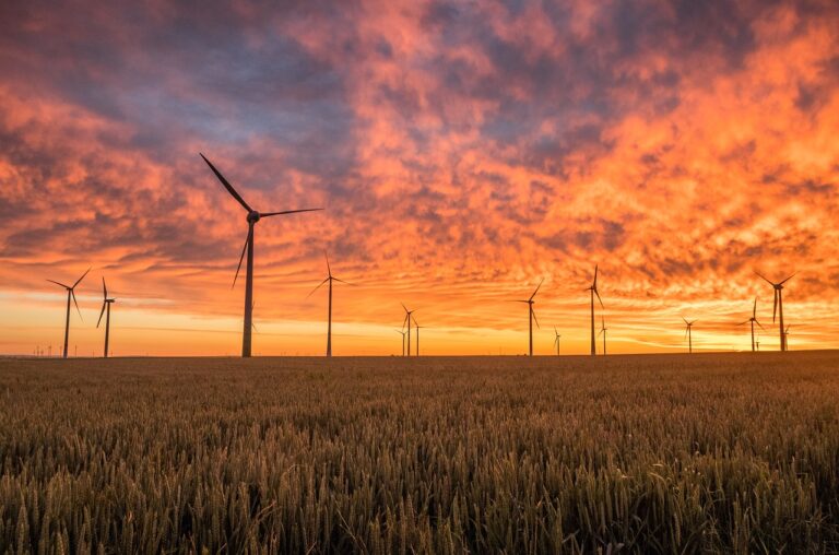 Verbraucher informieren sich über ihre Rechte beim Schutz in der Energiekrise