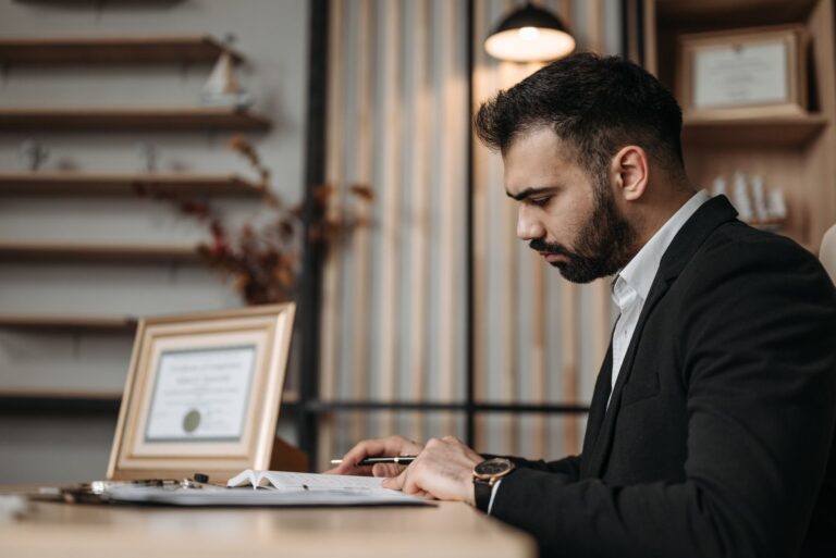 Arbeitsrecht für HR-Teams: Diese Gesetze müssen Sie kennen